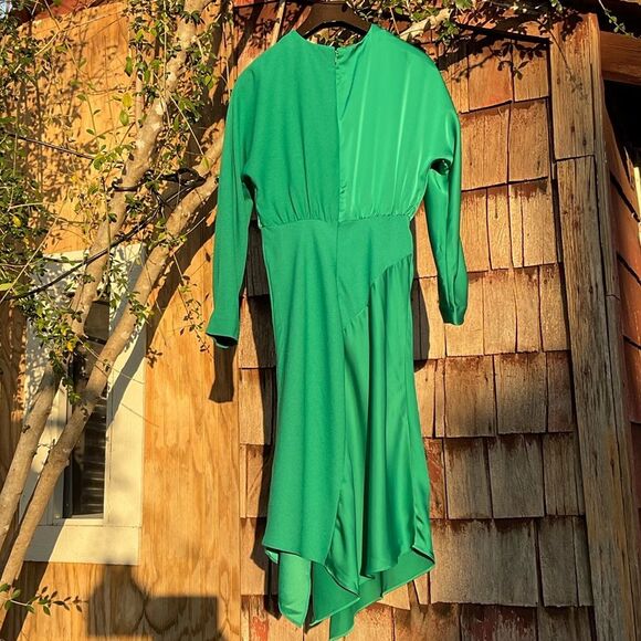 Cushnie x Target NWT dress Emerald Green Asymmetrical Long SLeeve Size 6 - Picture 4 of 9